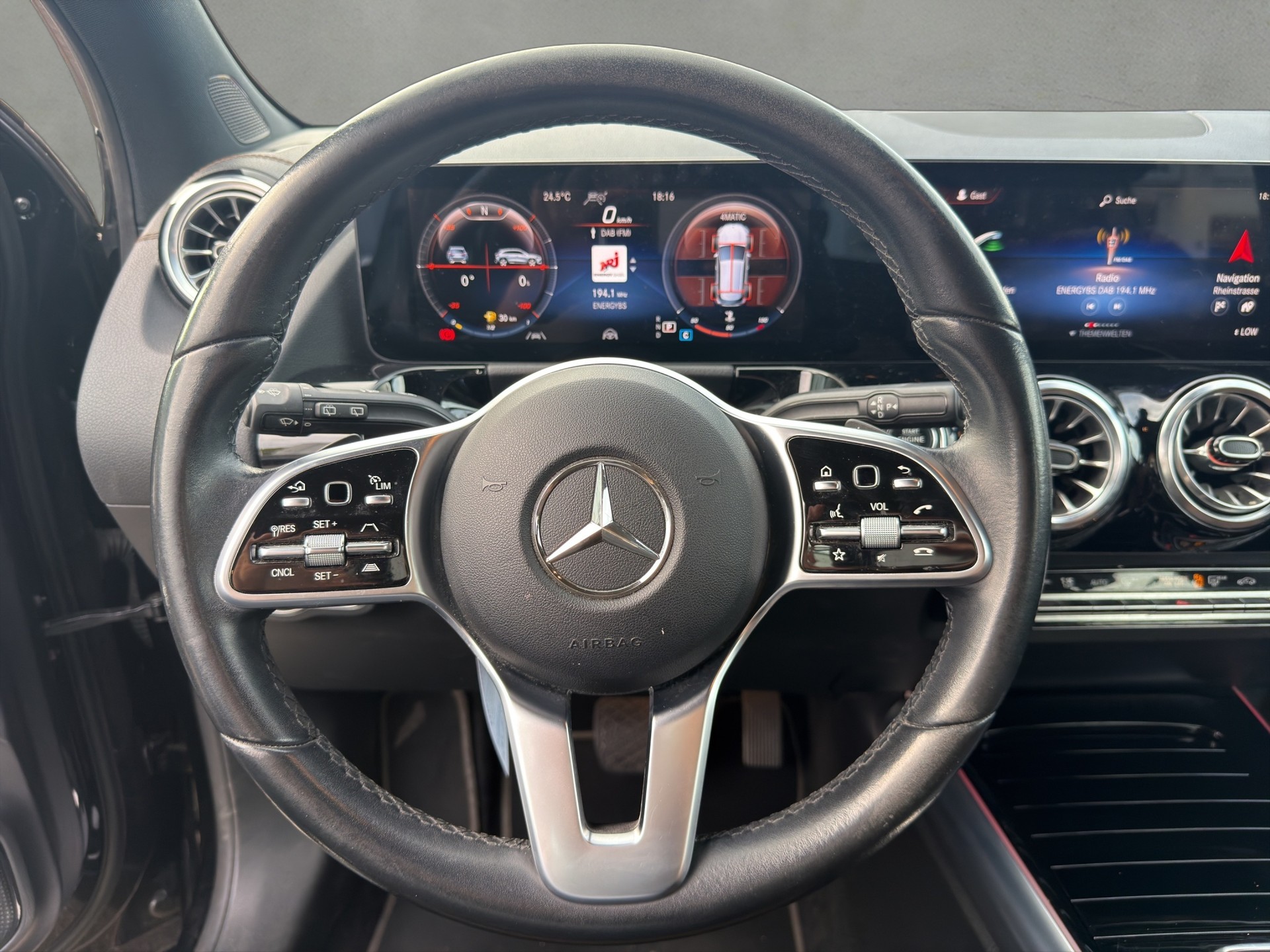 MERCEDES-BENZ GLA 250 4Matic Progressive 8G-DCT-image-10