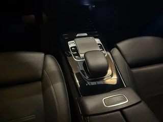 MERCEDES-BENZ A 180 Progressive 7G-DCT-image-23