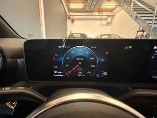 MERCEDES-BENZ A 180 Progressive 7G-DCT-image-19