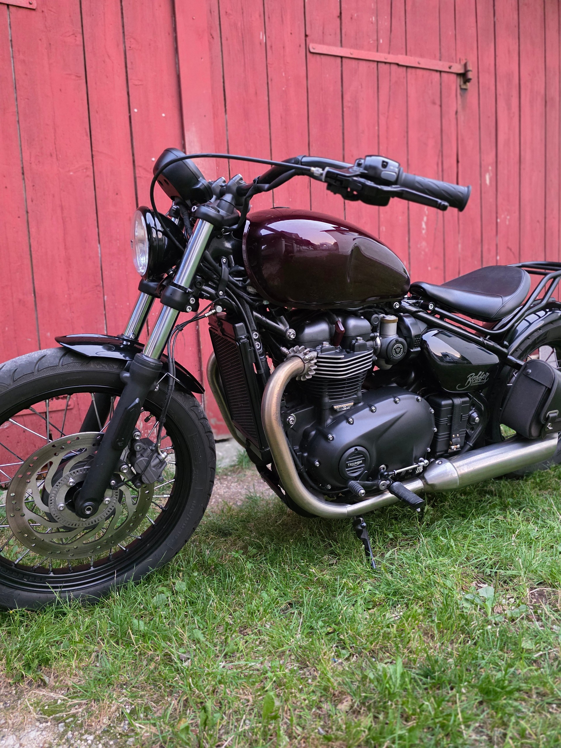 TRIUMPH Bobber-image-10