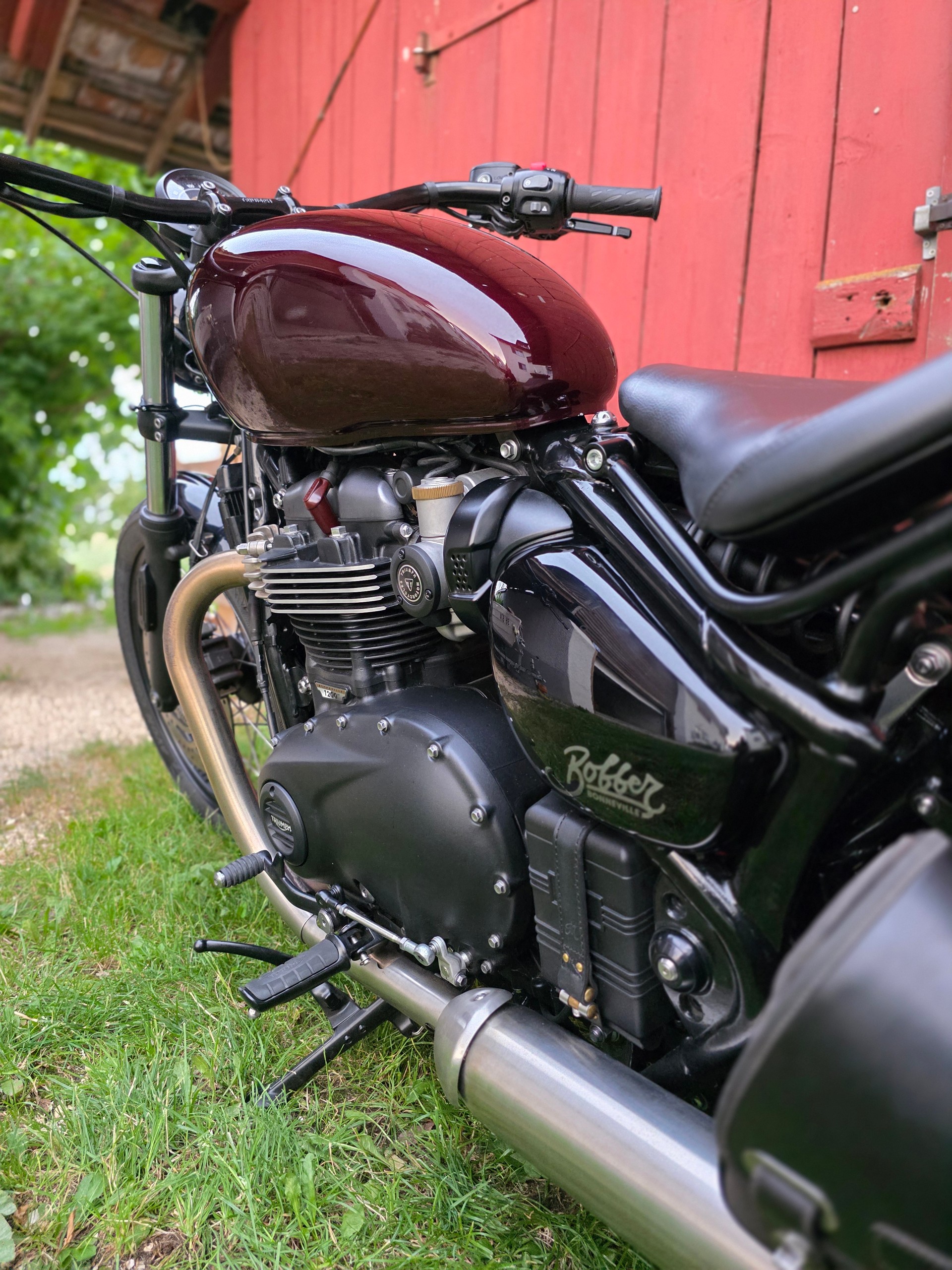 TRIUMPH Bobber-image-11