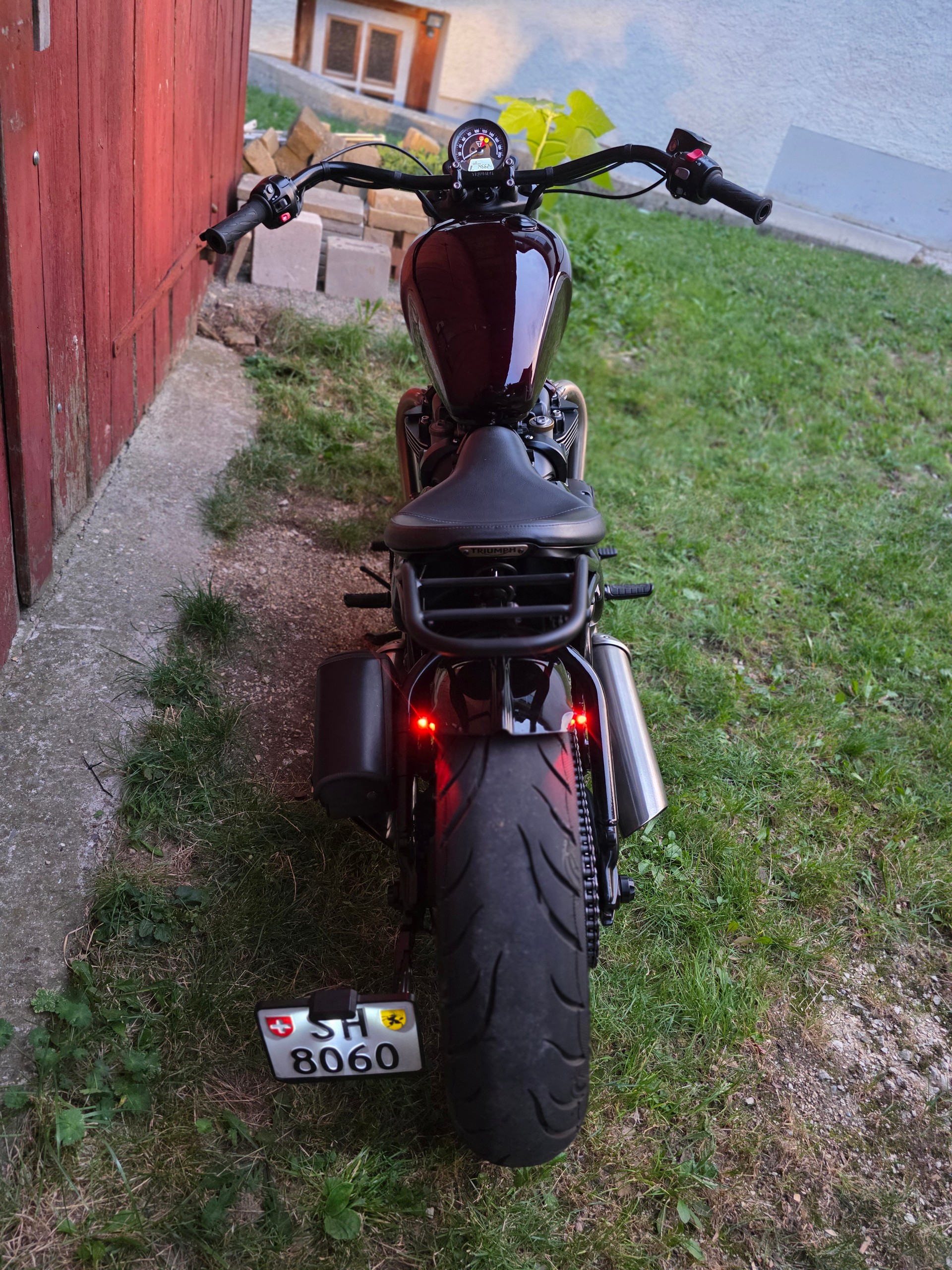 TRIUMPH Bobber-image-4