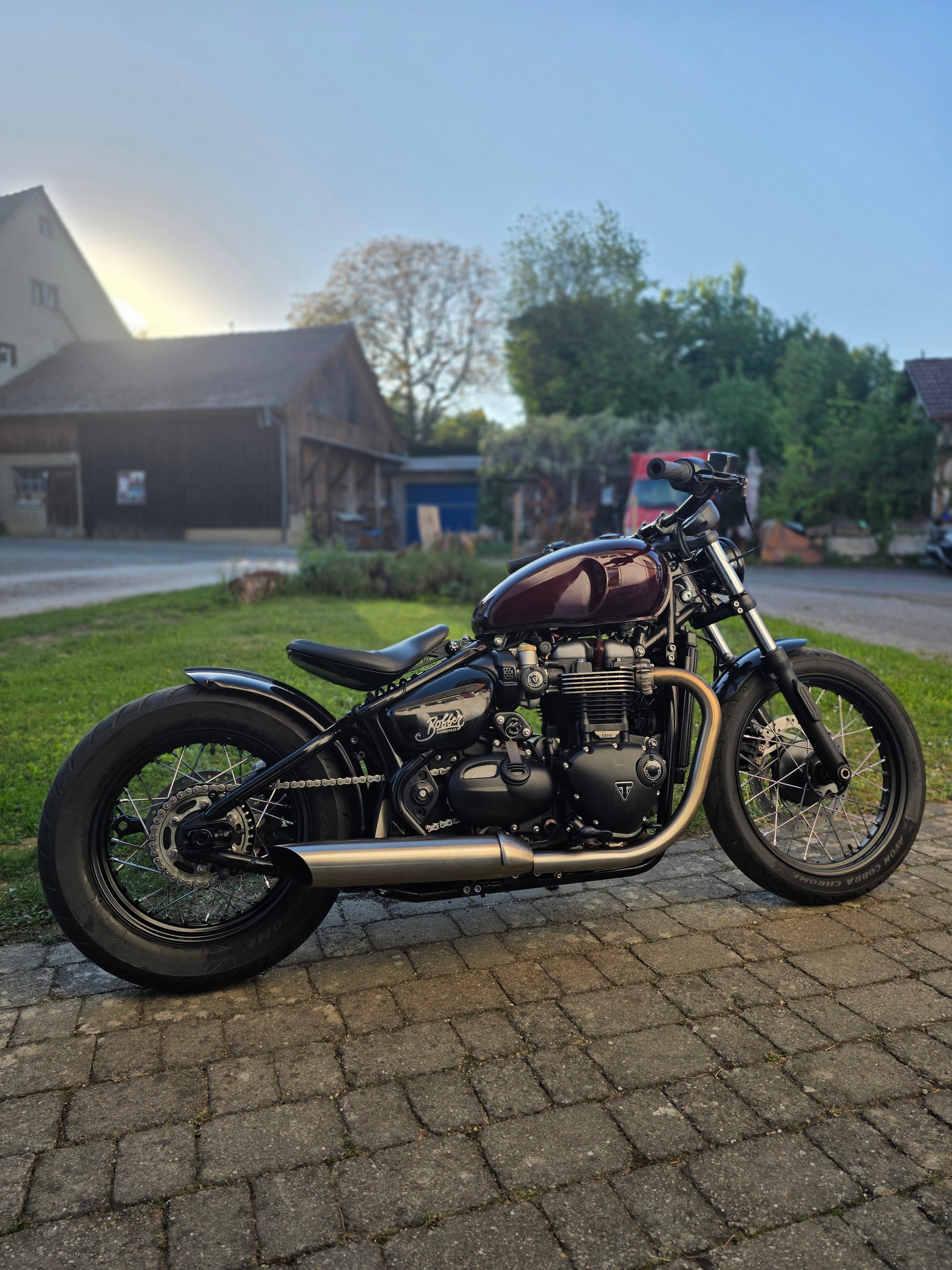 TRIUMPH Bobber-image-0