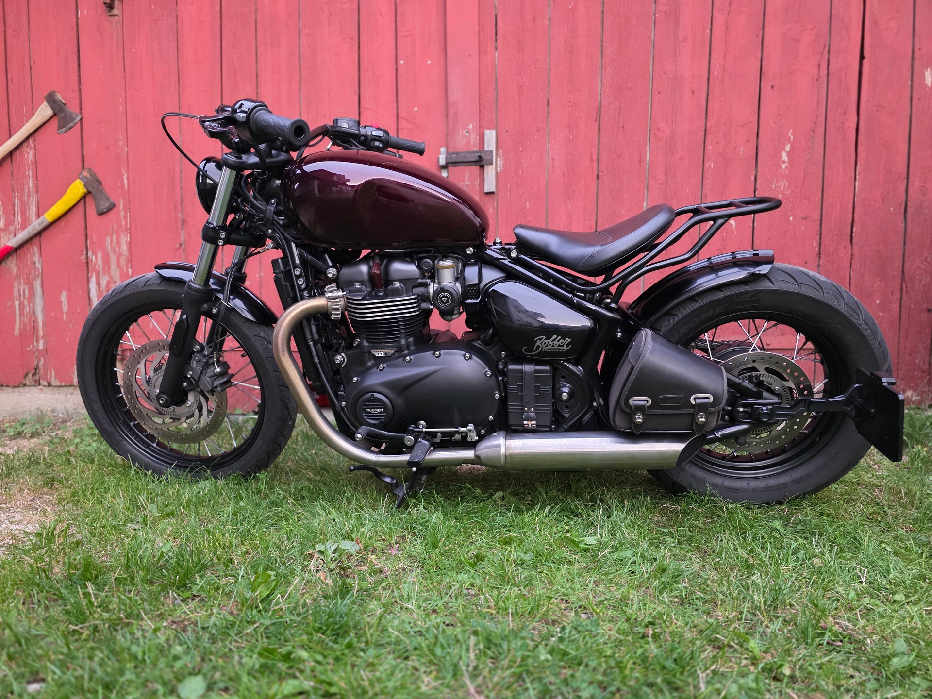 TRIUMPH Bobber-image-2