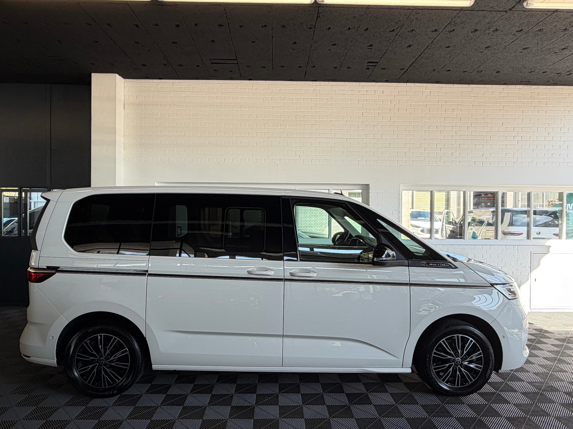 VW Multivan 2.0 TSI Style DSG * 204 PS *-showroom-element-1
