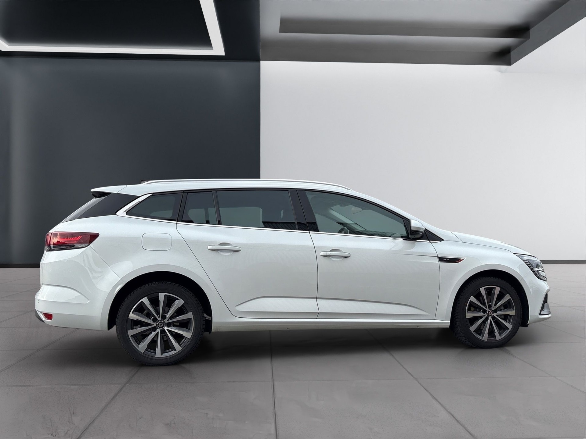 RENAULT Megane Mégane Grandtour 1.3 16V R.S. Line EDC-image-6