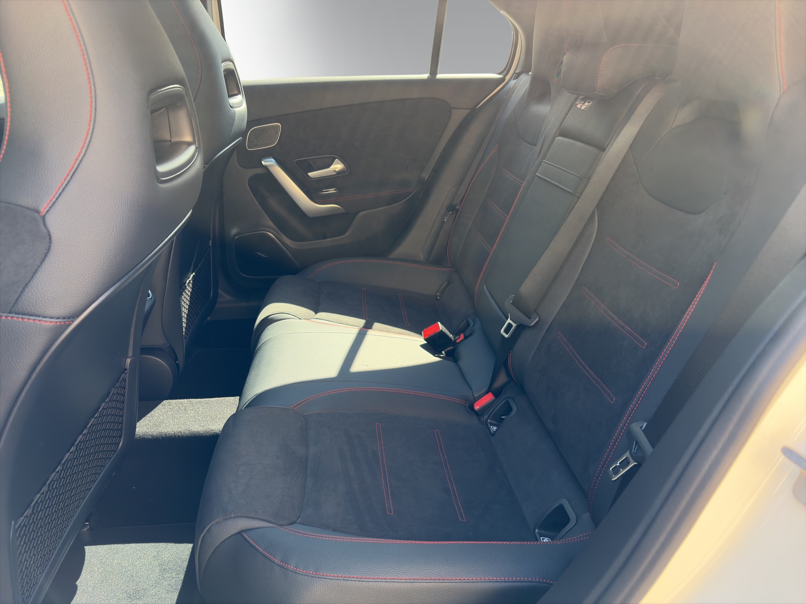 MERCEDES-BENZ A 220 4Matic 8G-DCT-image-12