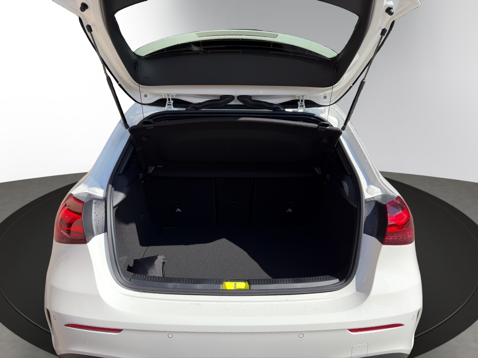 MERCEDES-BENZ A 220 4Matic 8G-DCT-image-5