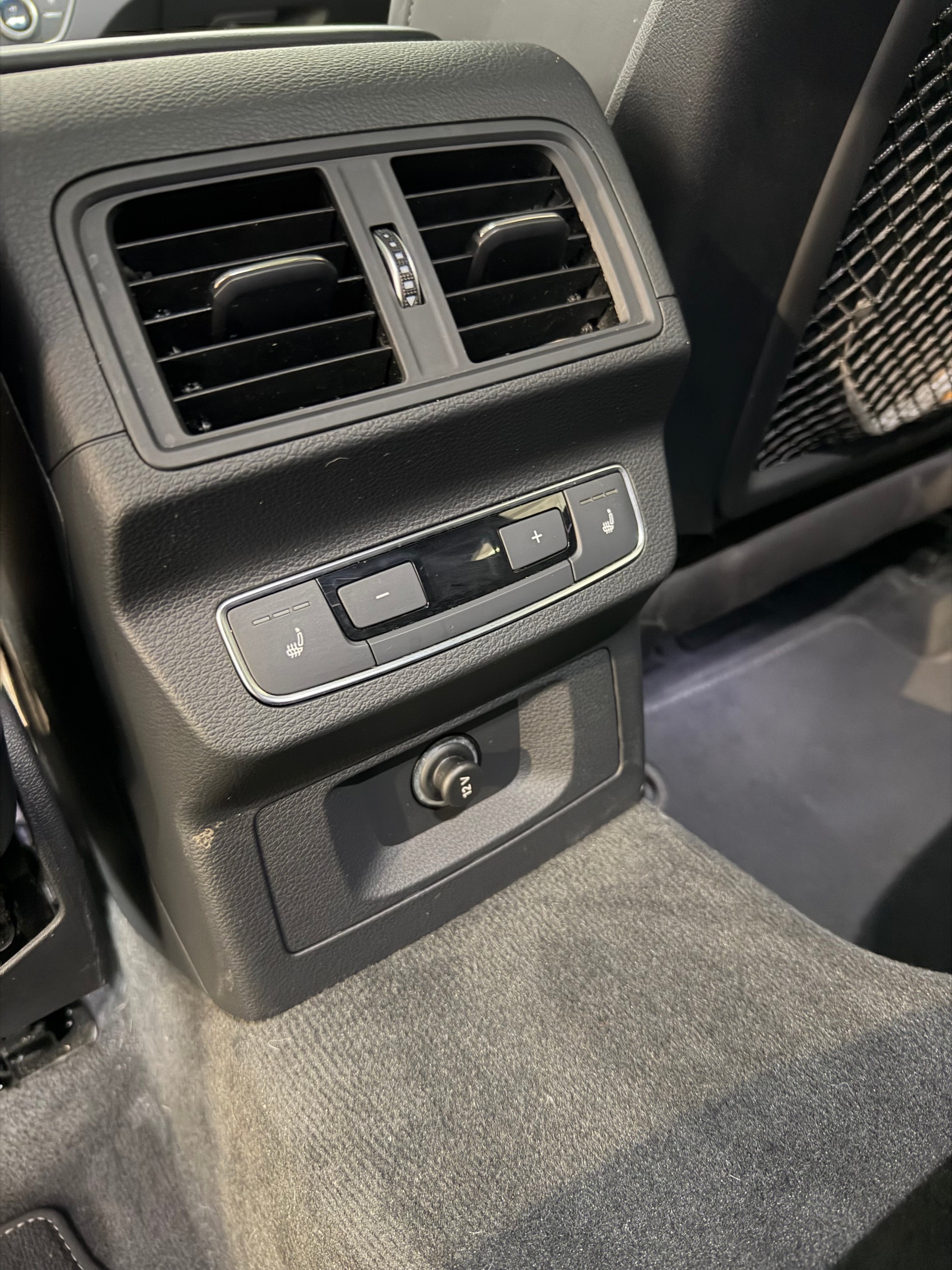 AUDI SQ5 Sportback-image-8