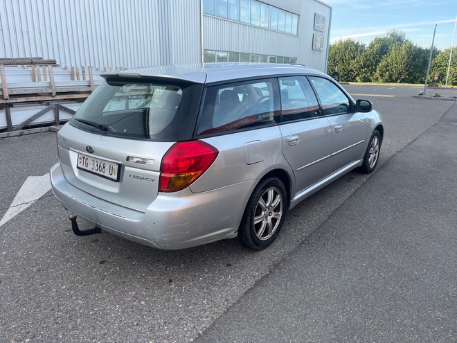 SUBARU Legacy 2.0i AWD Swiss-image-5