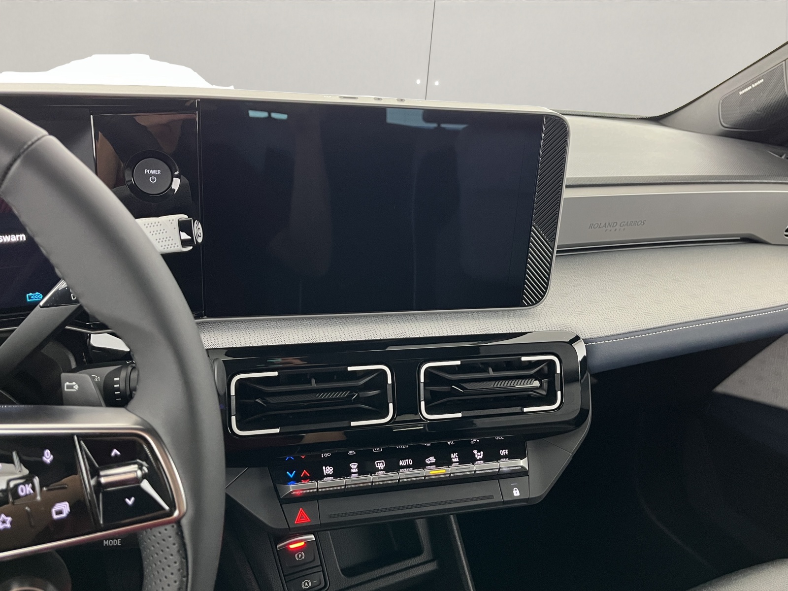 RENAULT R5 E-Tech Comfort Range Roland Garros-image-11