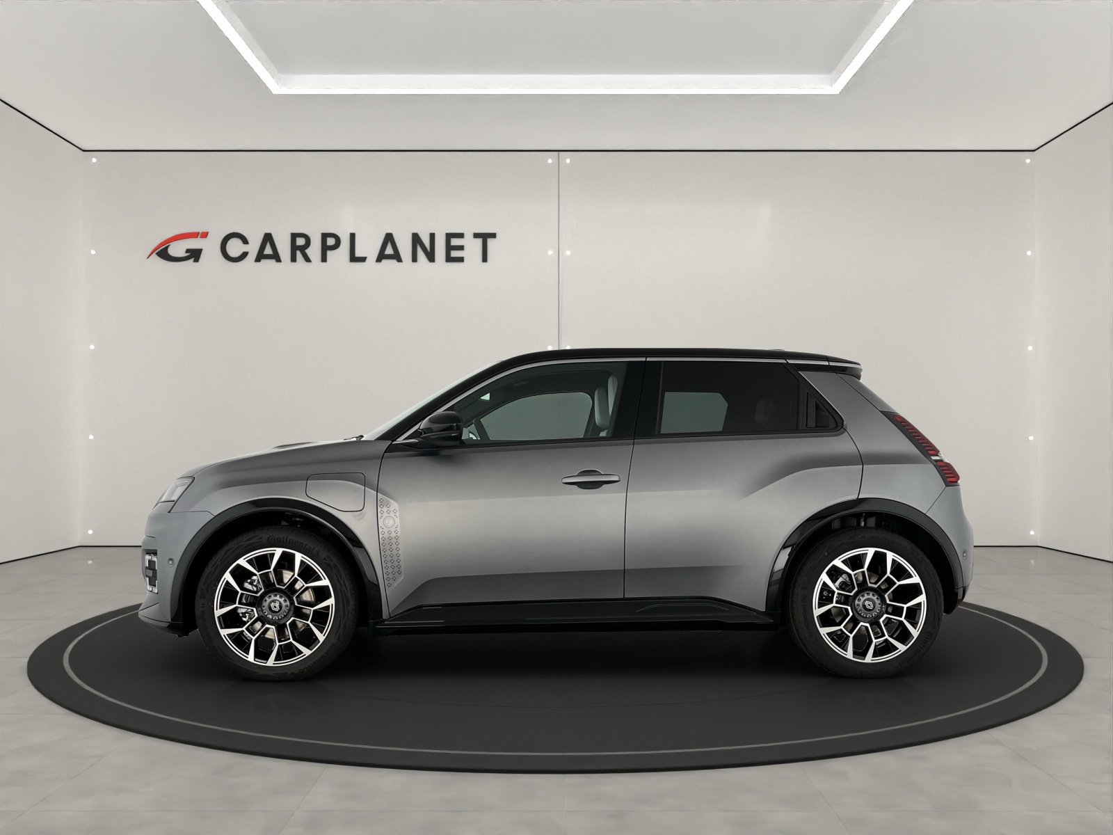 RENAULT R5 E-Tech Comfort Range Roland Garros-showroom-element-1