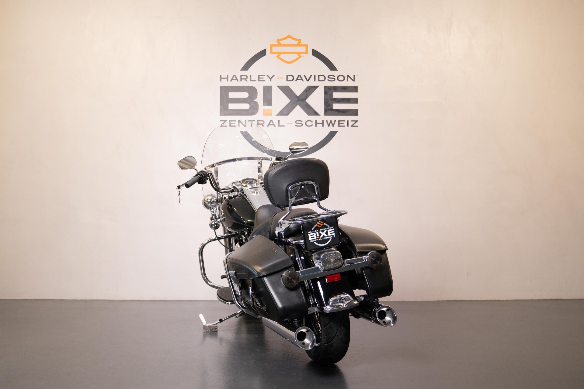 HARLEY-DAVIDSON FLHRC Road King Classic ABS-image-3