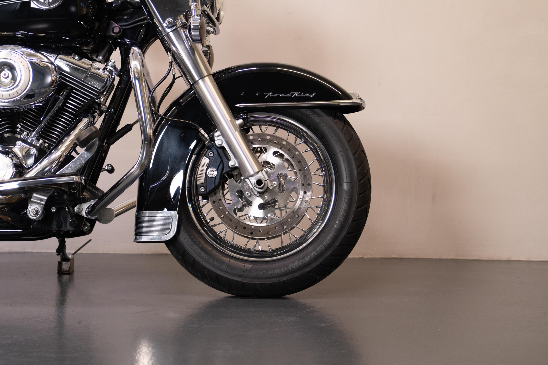 HARLEY-DAVIDSON FLHRC Road King Classic ABS-image-4