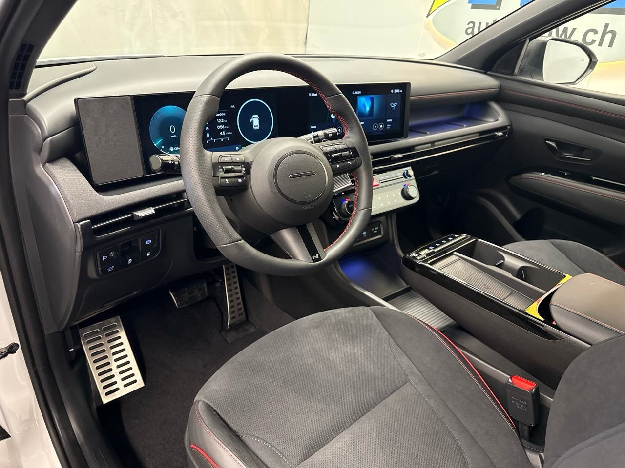 HYUNDAI Tucson 1.6 TGDI PHEV N-Line Black 4WD 288PS-showroom-element-2