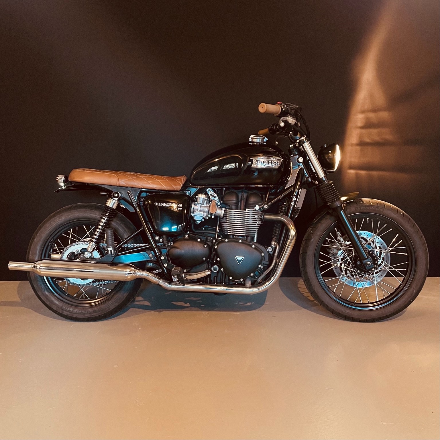 TRIUMPH Bonneville 900 i T 214-image-0