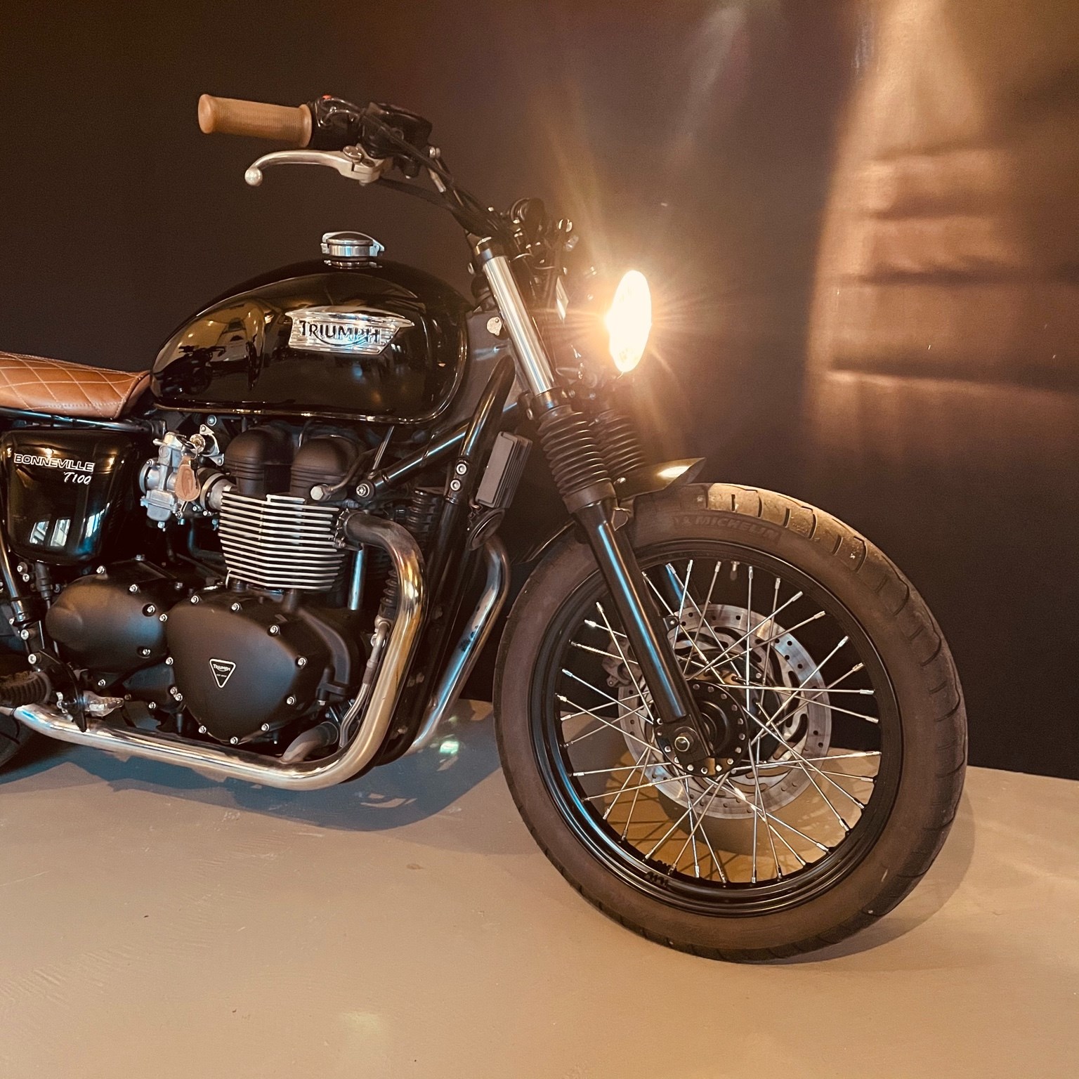 TRIUMPH Bonneville 900 i T 214-image-6