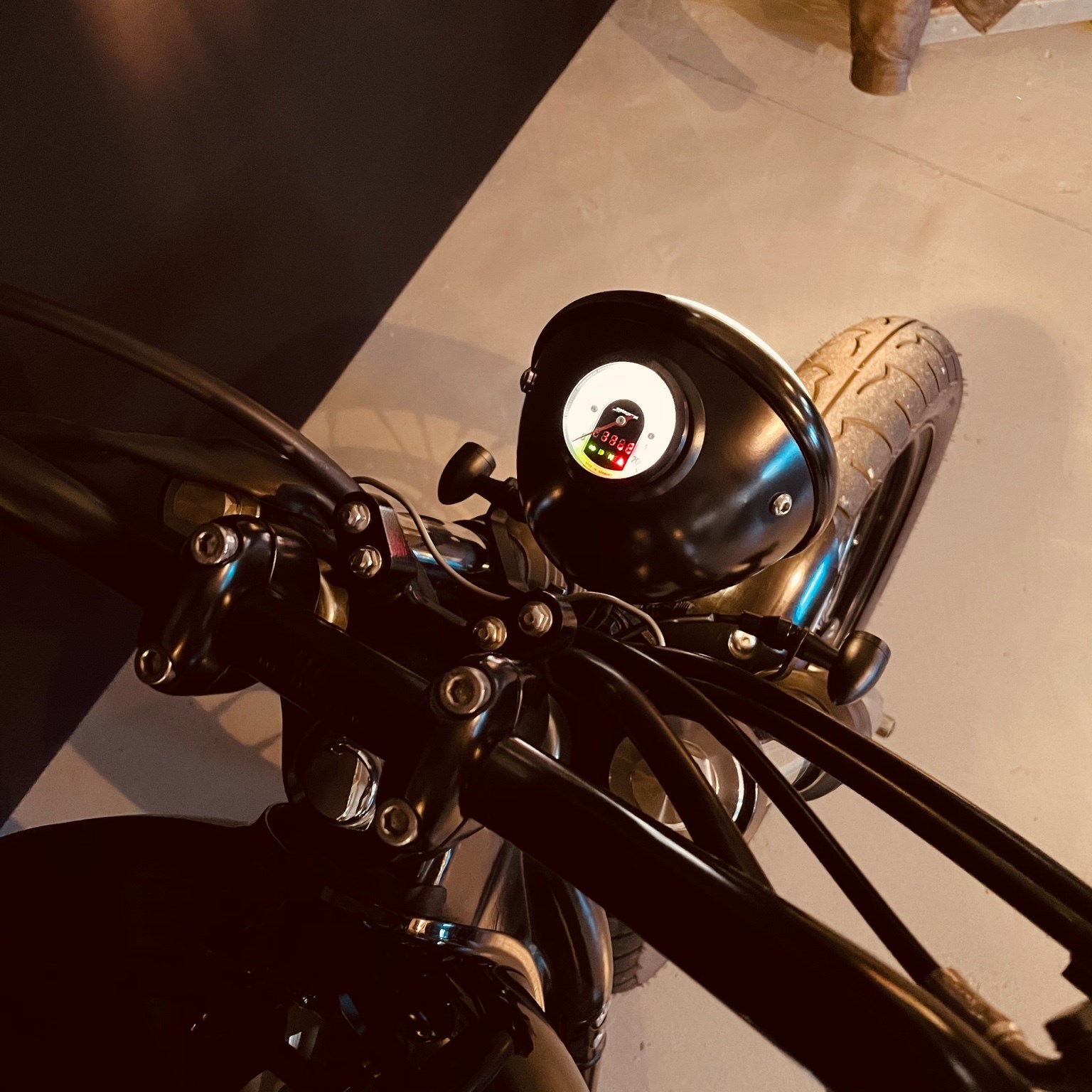 TRIUMPH Bonneville 900 i T 214-image-8