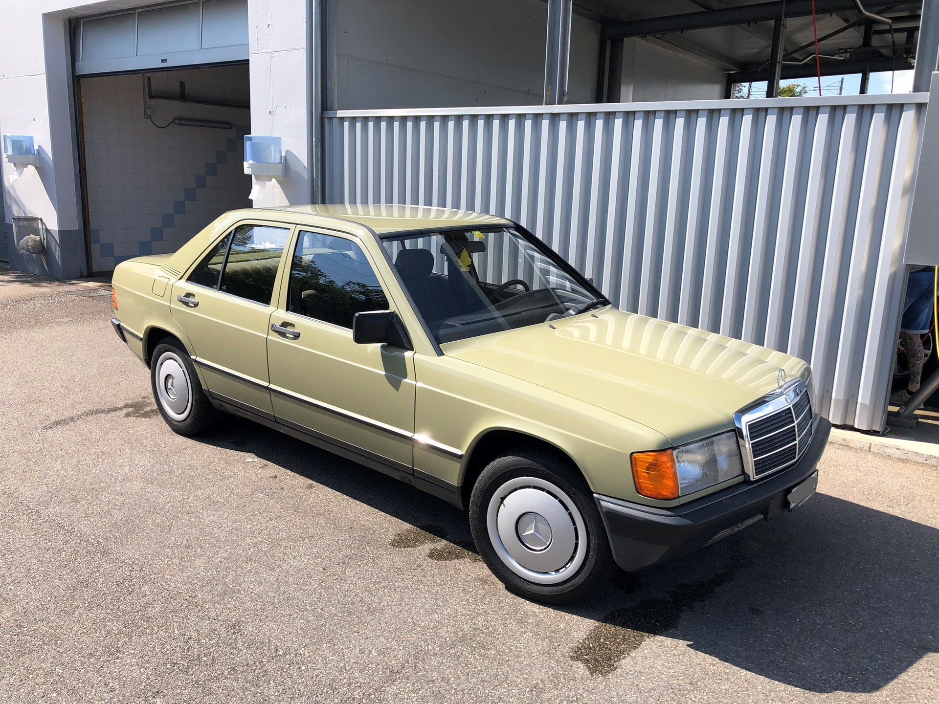 MERCEDES-BENZ 190 E 2.0-image-7