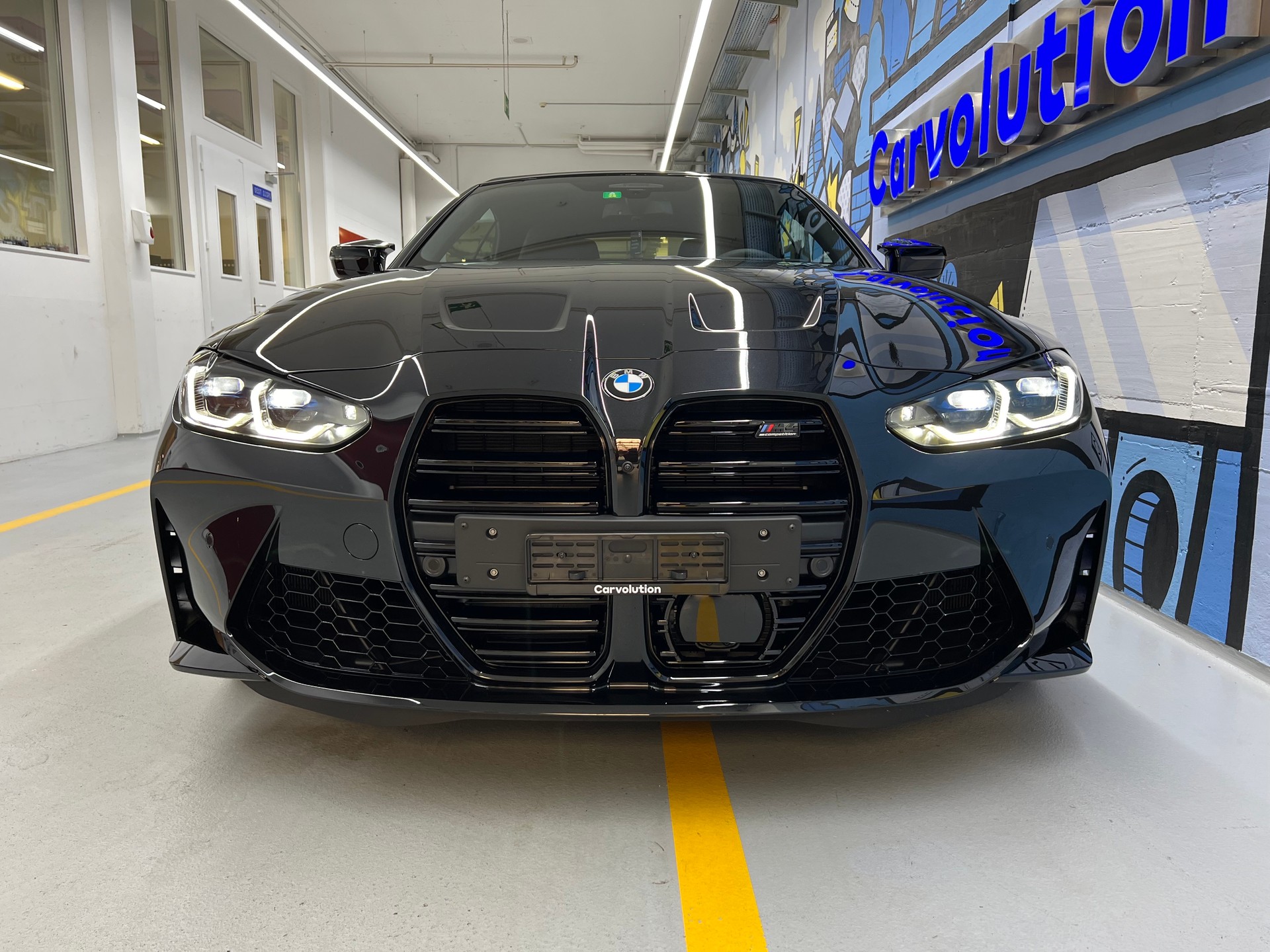 BMW M4 Cabrio Competition M xDrive-showroom-element-1