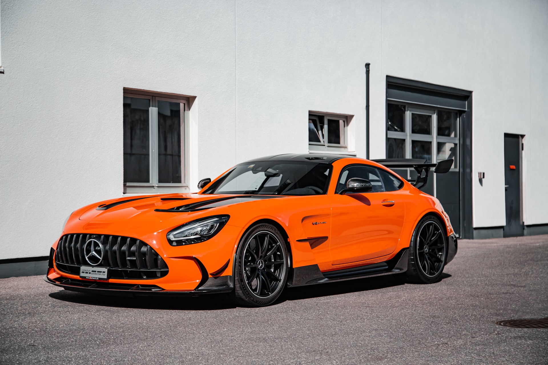 MERCEDES-BENZ AMG GT Black Series-showroom-element-2