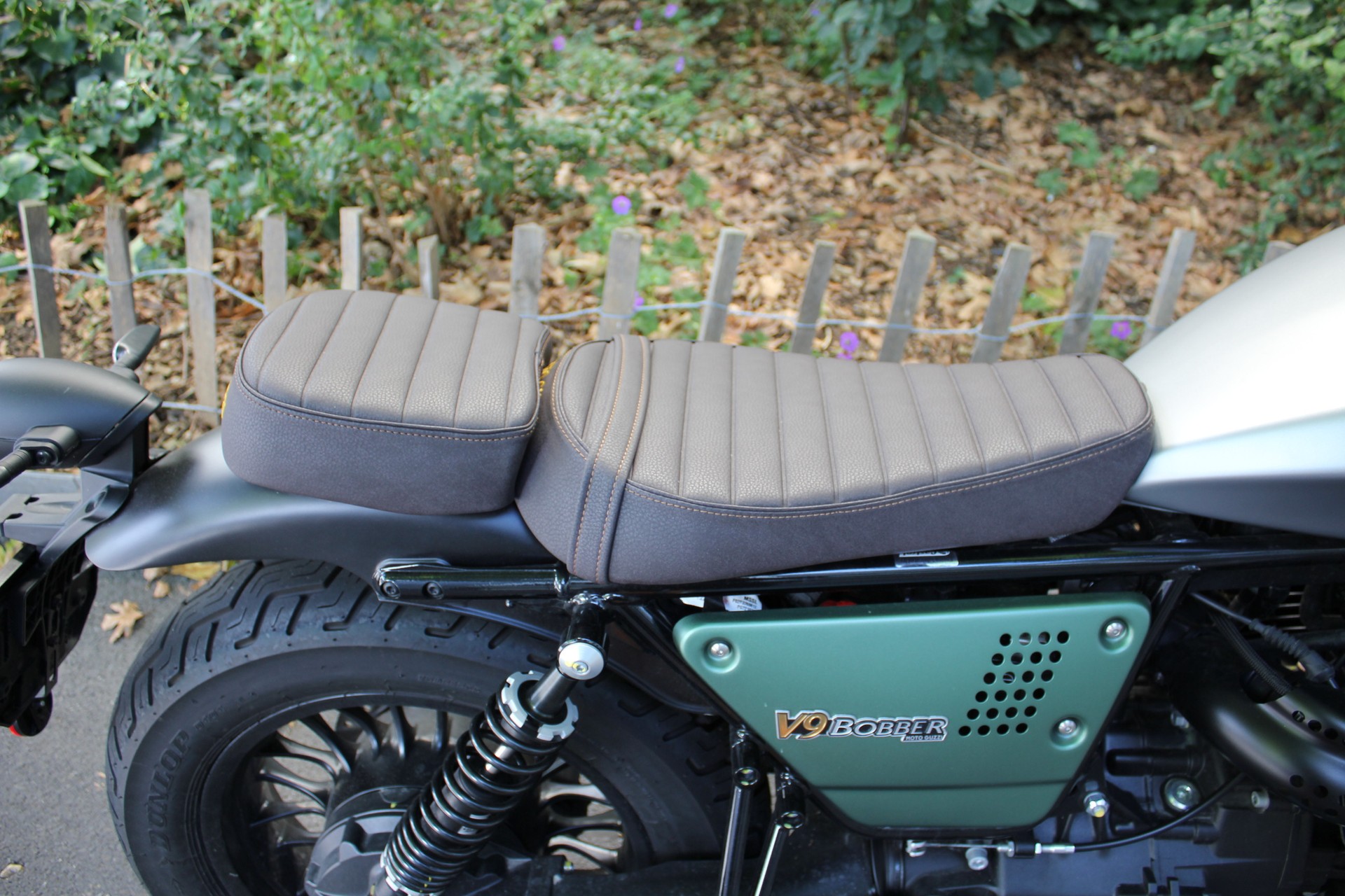MOTO GUZZI V9 850 Bobber Special Edition-image-7