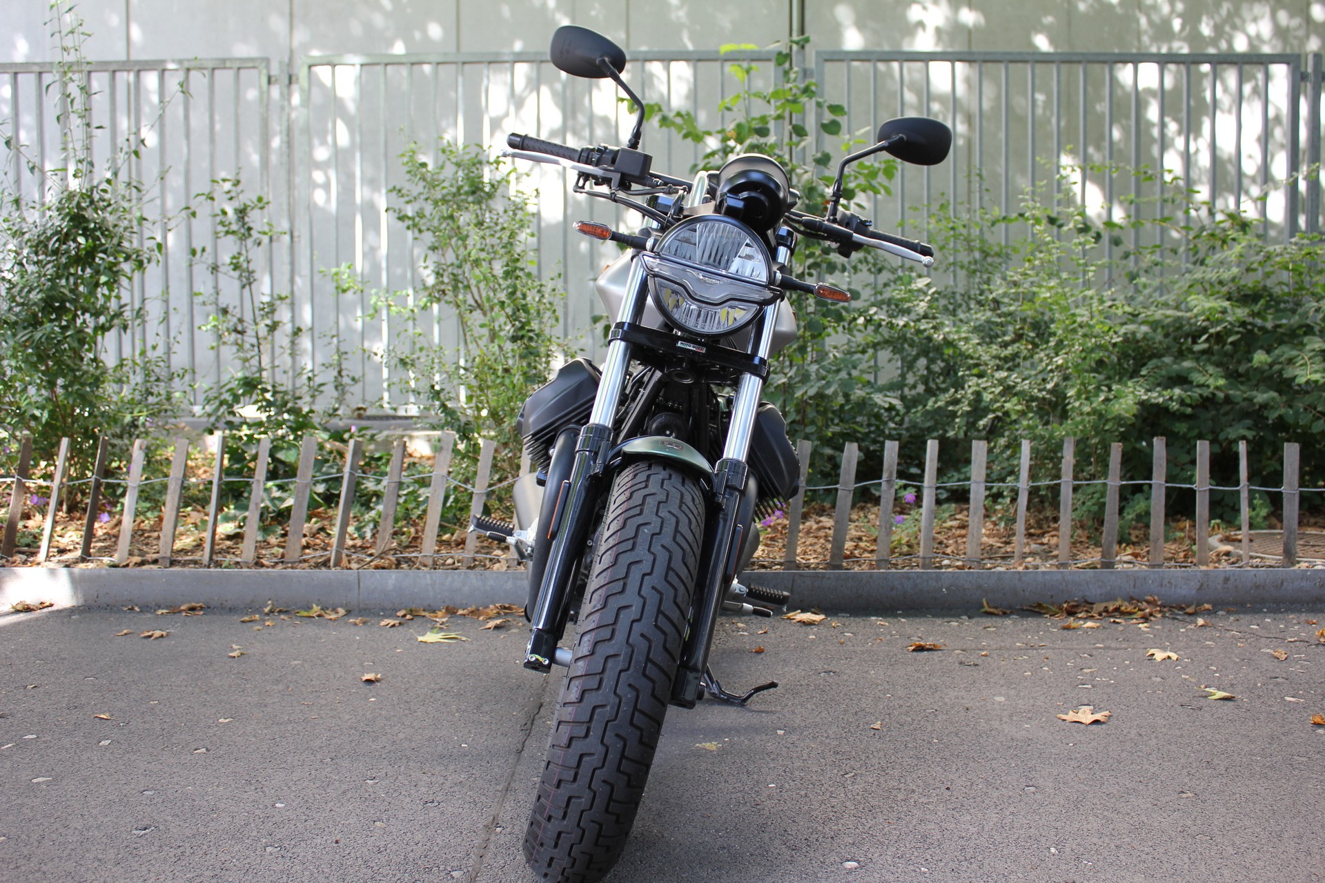 MOTO GUZZI V9 850 Bobber Special Edition-image-2