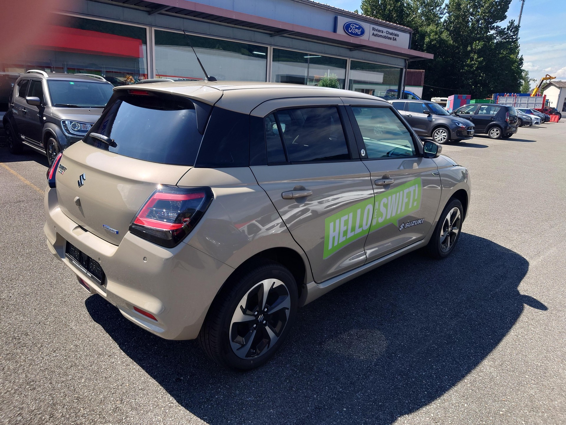 SUZUKI Swift 1.2 1st Edition Top Hybrid 4x4 MY24-showroom-element-3