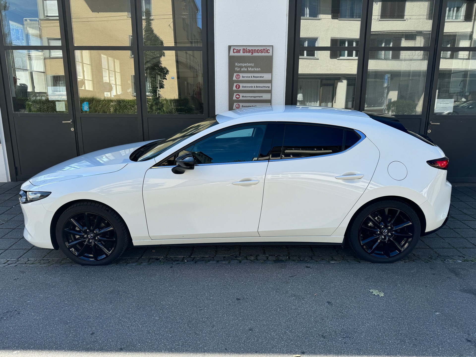 MAZDA 3 Hatchback SKYACTIV-G M Hybrid 122 Homura Automat-image-4