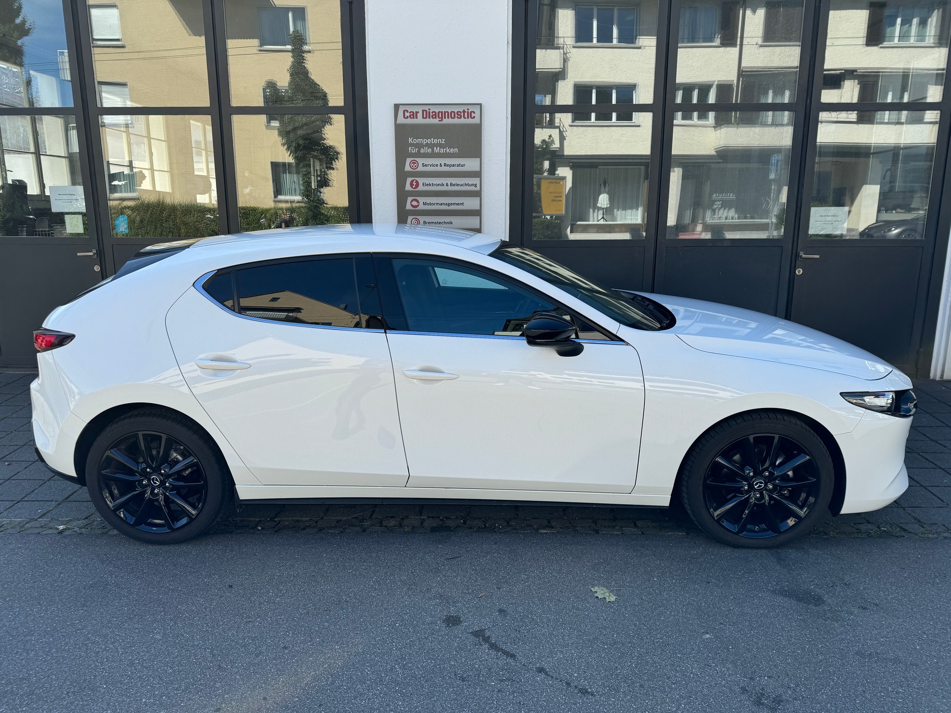 MAZDA 3 Hatchback SKYACTIV-G M Hybrid 122 Homura Automat-showroom-element-3