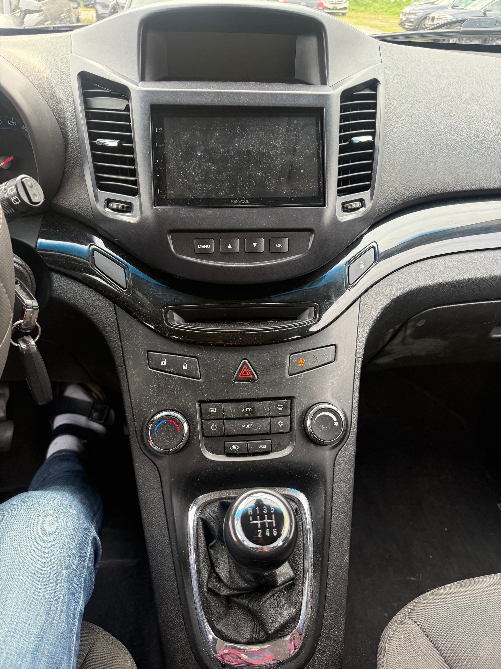 CHEVROLET Orlando 2.0 VCDi LT-image-10