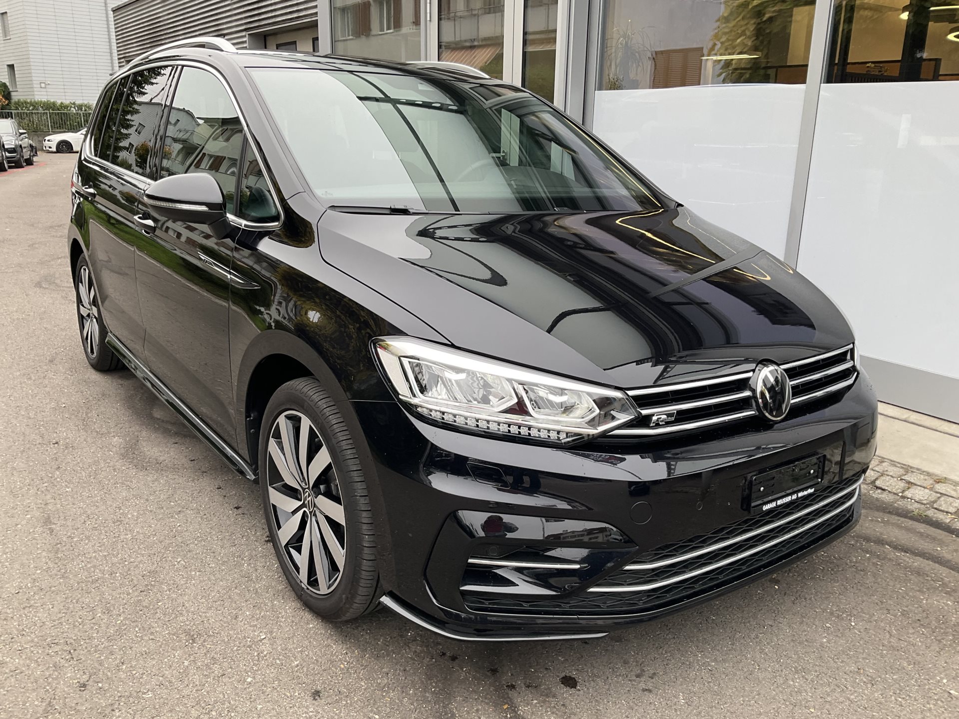 VW Touran 1.5 TSI DSG HIGHLINE R-LINE *** TOP AUSSTATTUNG ***-showroom-element-2