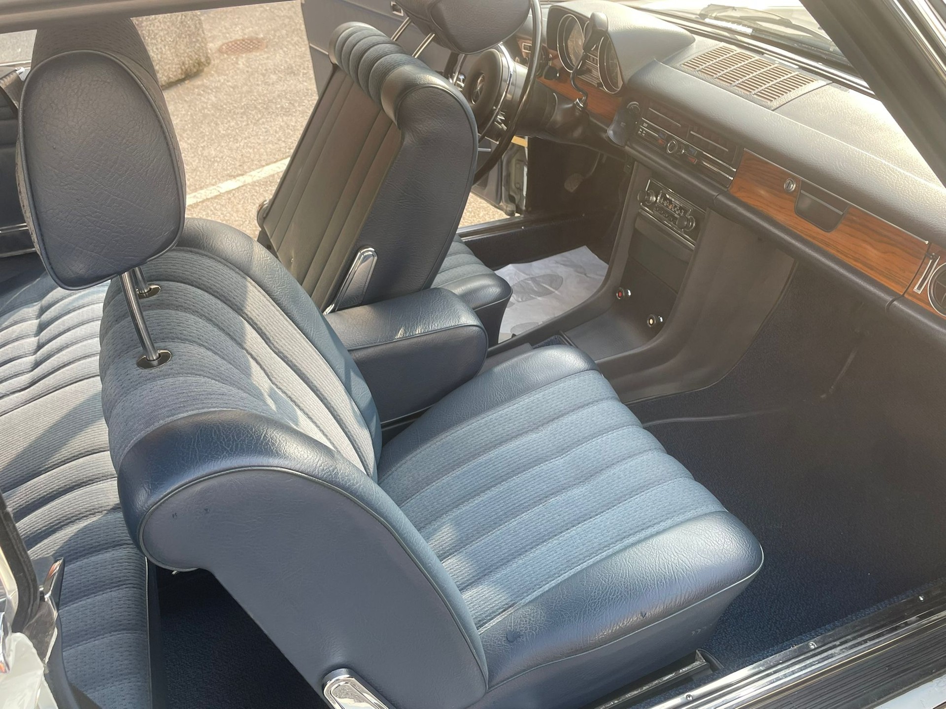 MERCEDES-BENZ 250 CE-image-7
