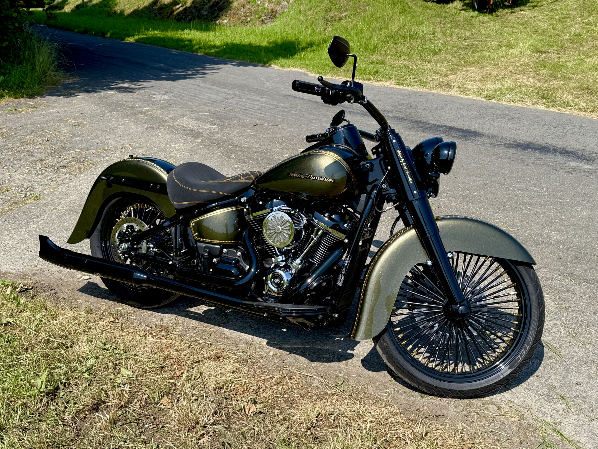 HARLEY-DAVIDSON FLDE 1745 Softail Deluxe 107-image-1