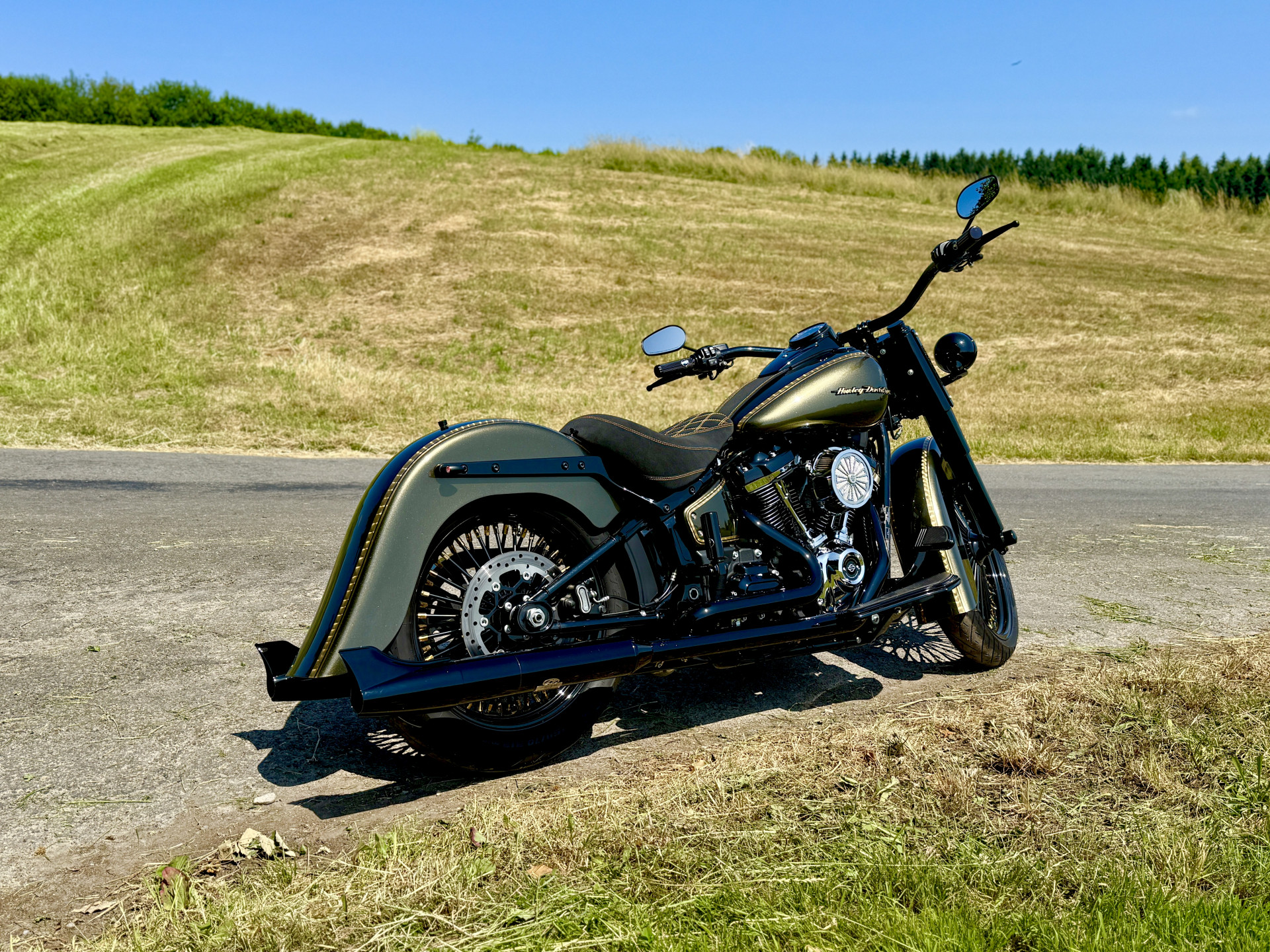 HARLEY-DAVIDSON FLDE 1745 Softail Deluxe 107-image-2