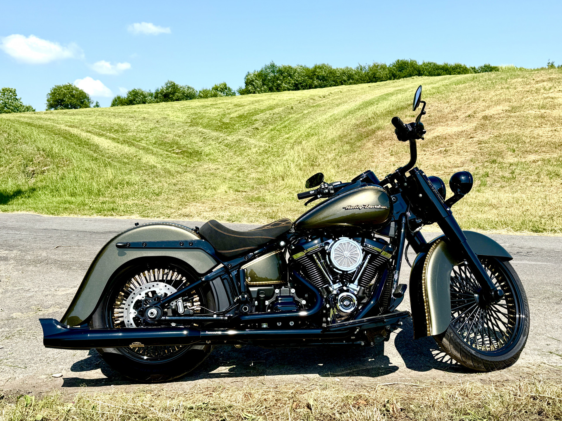 HARLEY-DAVIDSON FLDE 1745 Softail Deluxe 107-image-0