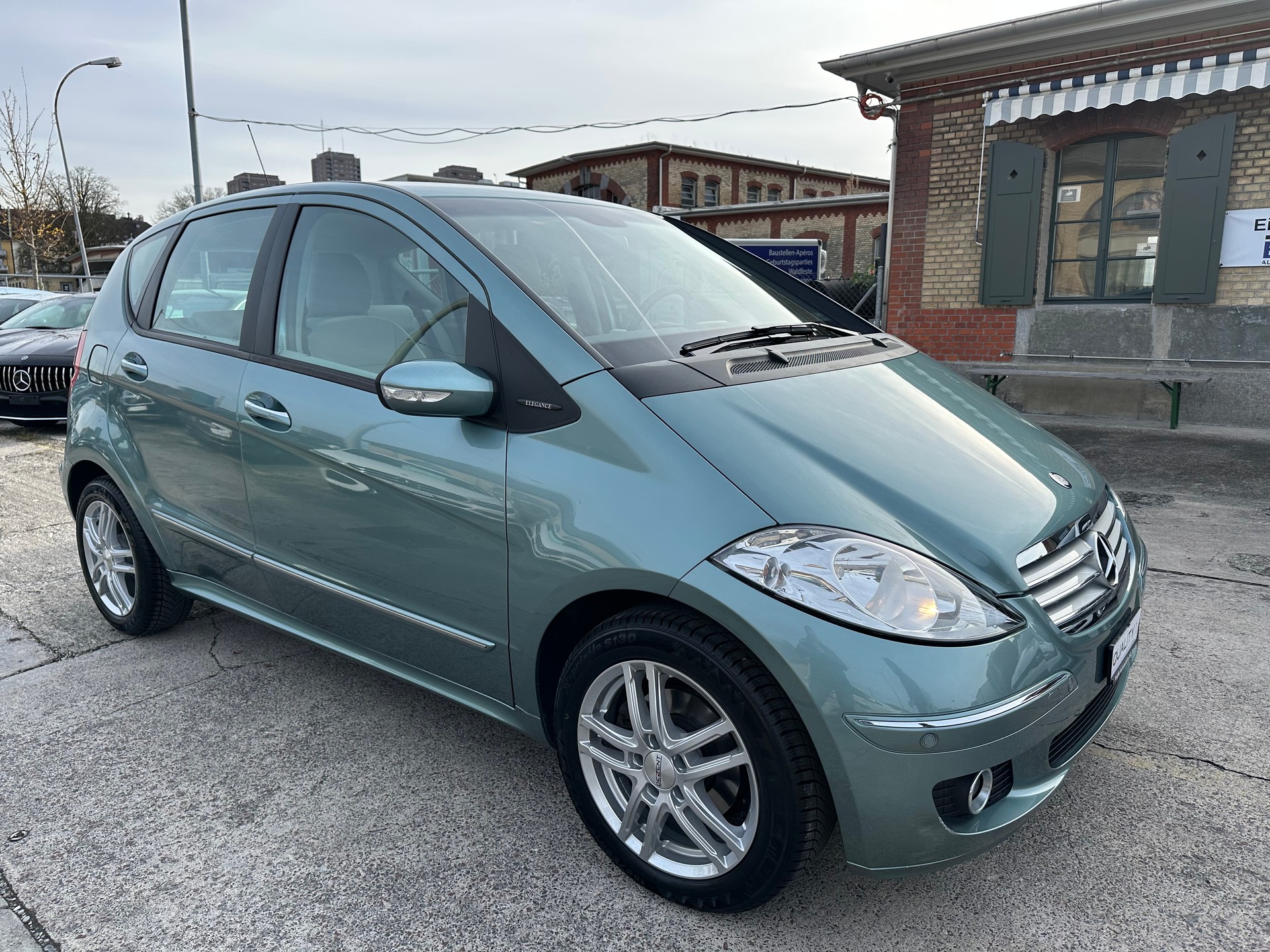 MERCEDES-BENZ A 170 Elégance-showroom-element-2