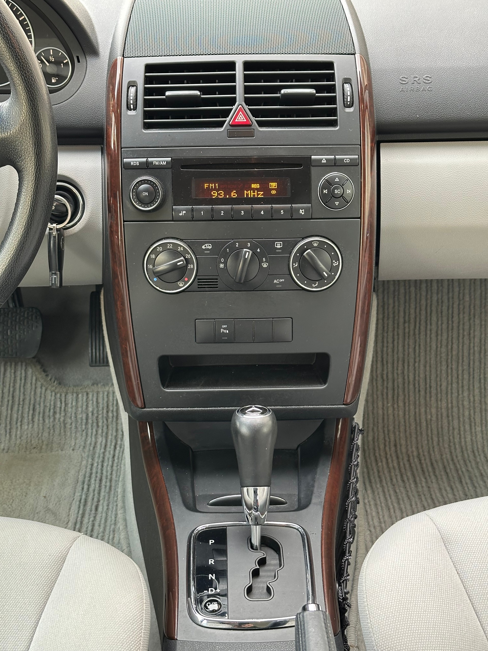 MERCEDES-BENZ A 170 Elégance-image-15
