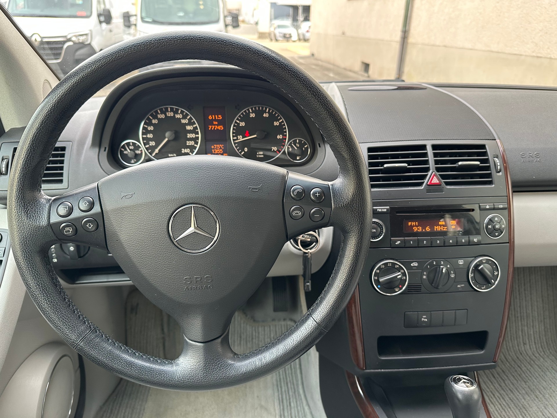 MERCEDES-BENZ A 170 Elégance-image-10