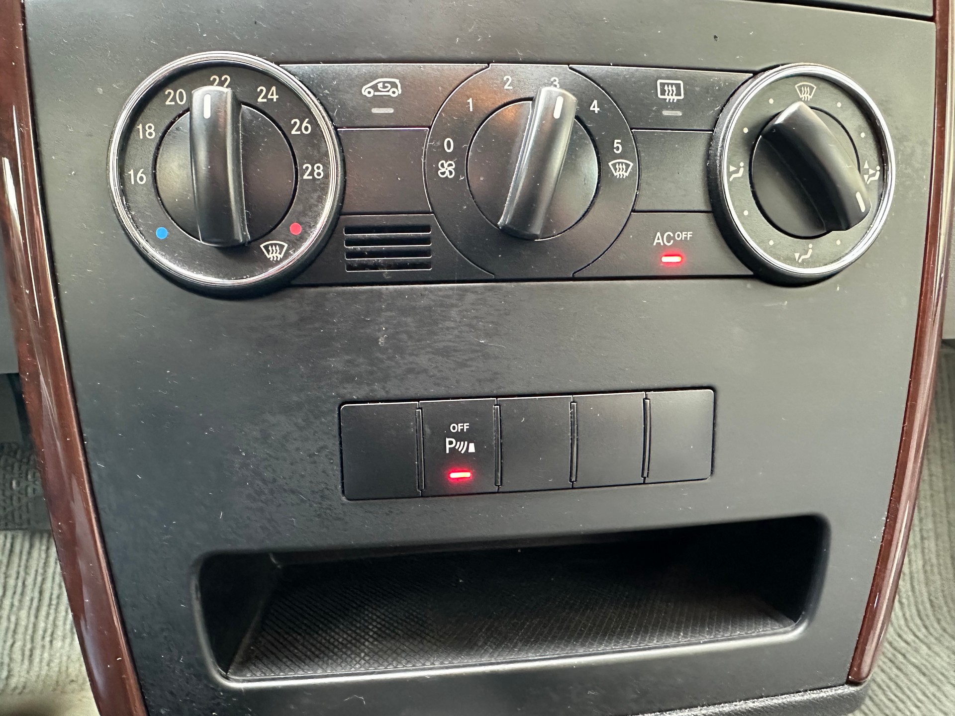 MERCEDES-BENZ A 170 Elégance-image-17