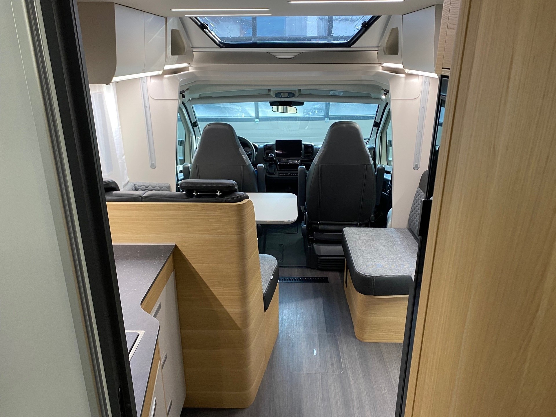 ADRIA MATRIX AXESS 650 SL-image-10