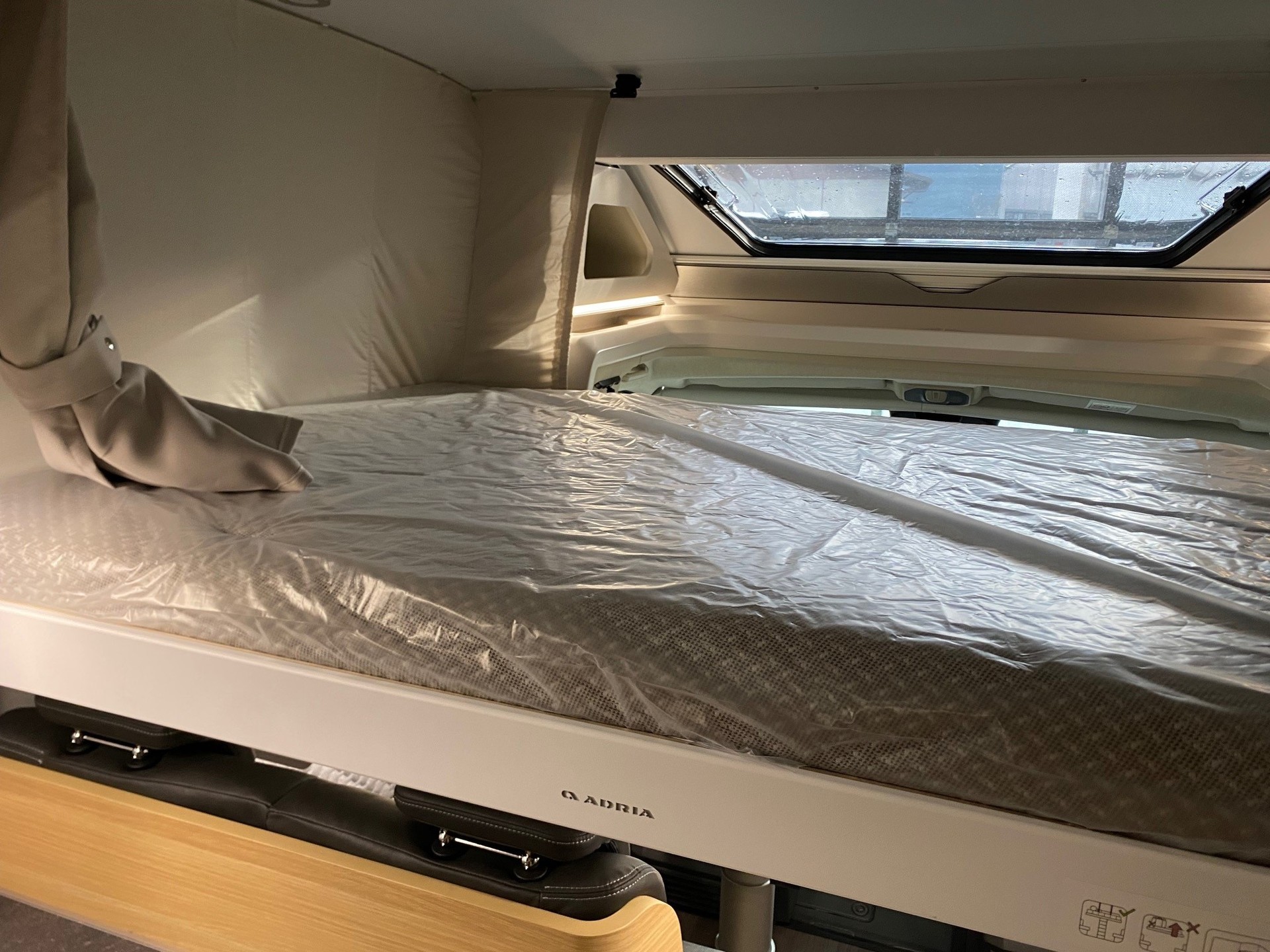 ADRIA MATRIX AXESS 650 SL-image-11