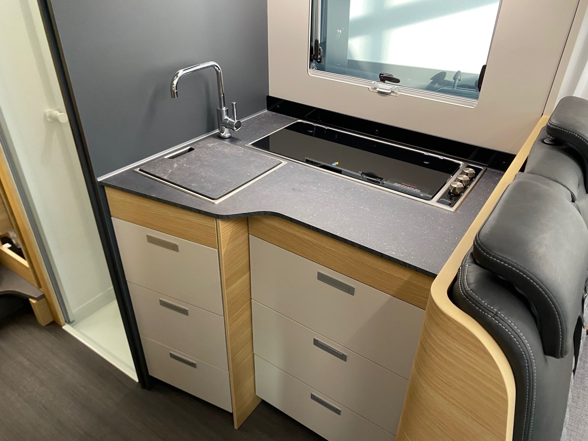 ADRIA MATRIX AXESS 650 SL-image-5