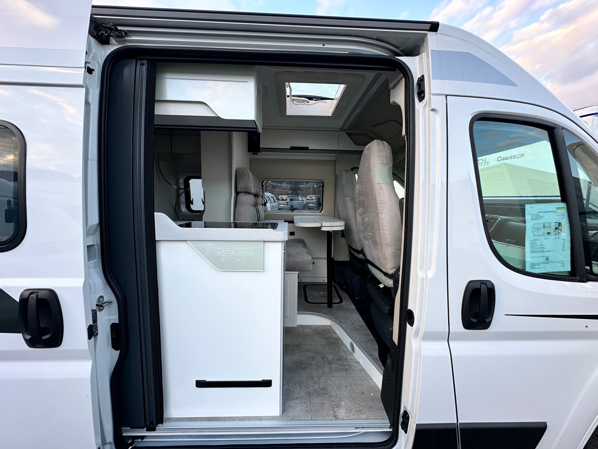 KARMANN Davis Lifestyle DA 610 LS-image-8