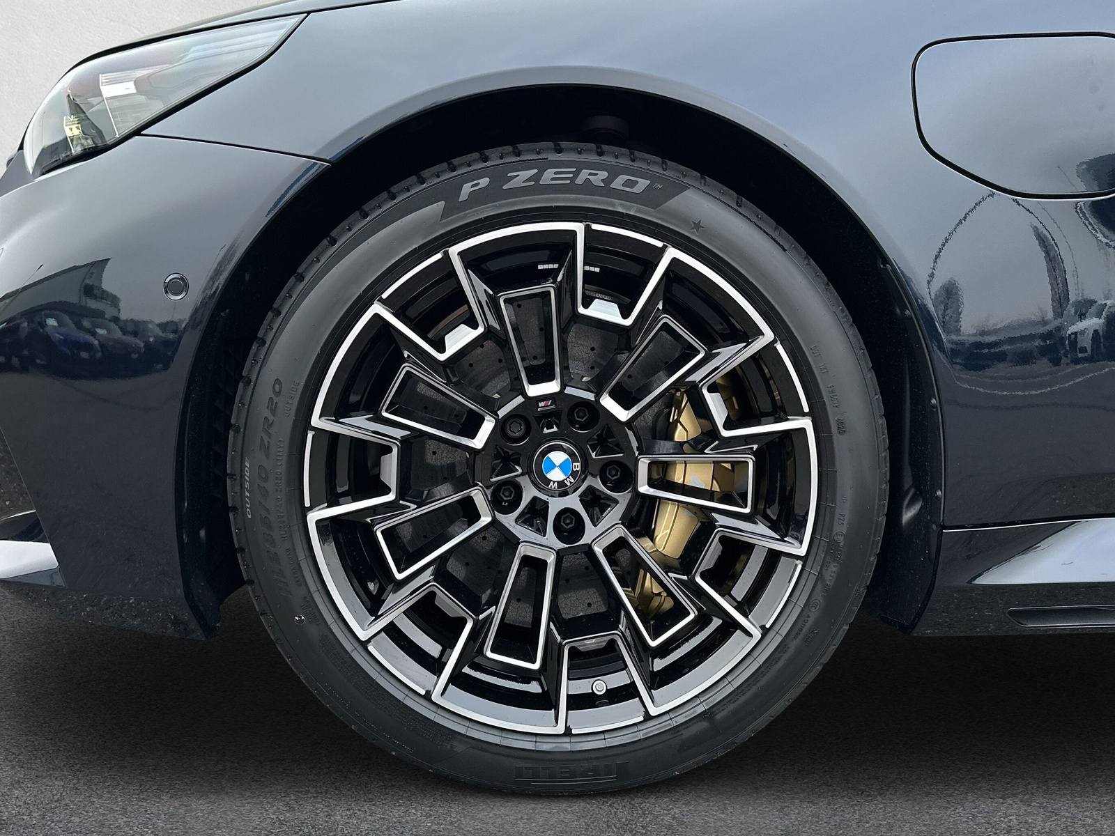 BMW M5 xDrive Touring **Action de leasing à 1.9%**-image-8