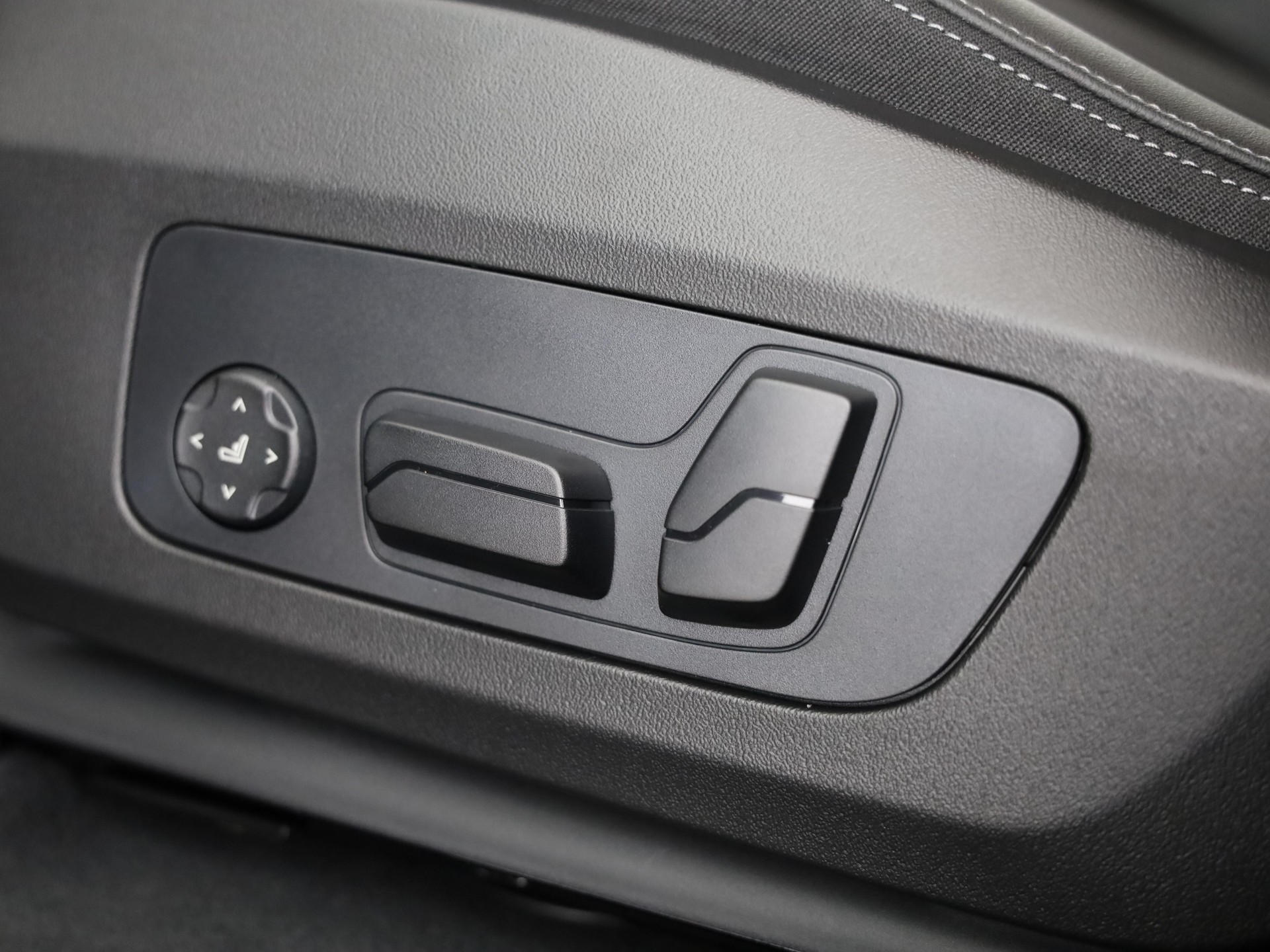 BMW 230e xDrive paddles Active Tourer-image-16