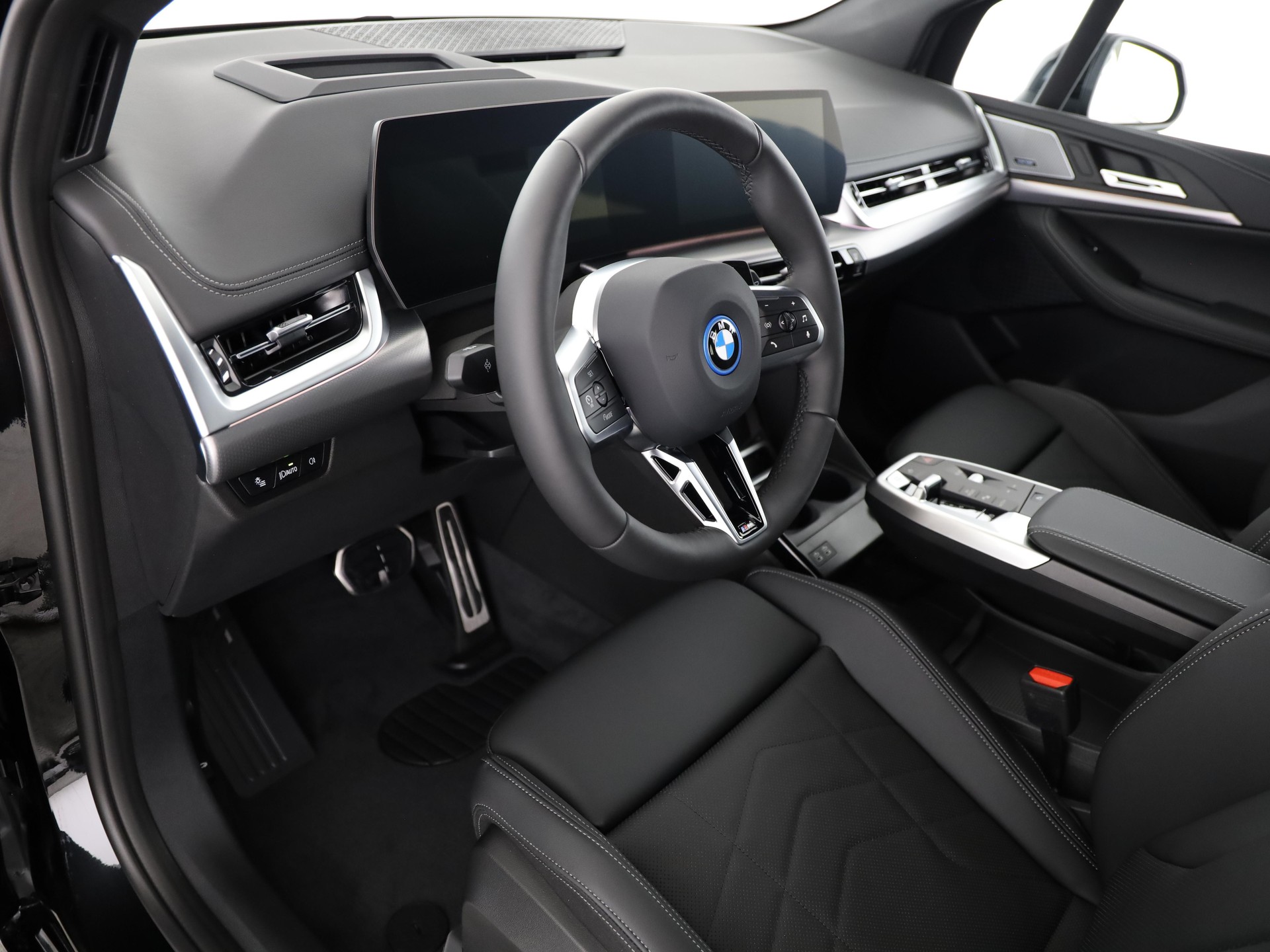BMW 230e xDrive paddles Active Tourer-image-12