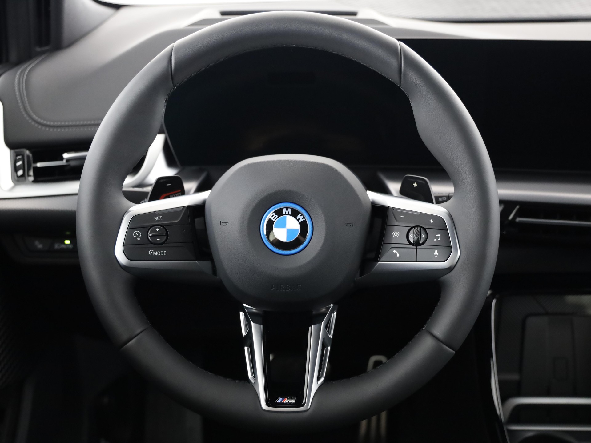 BMW 230e xDrive paddles Active Tourer-image-15
