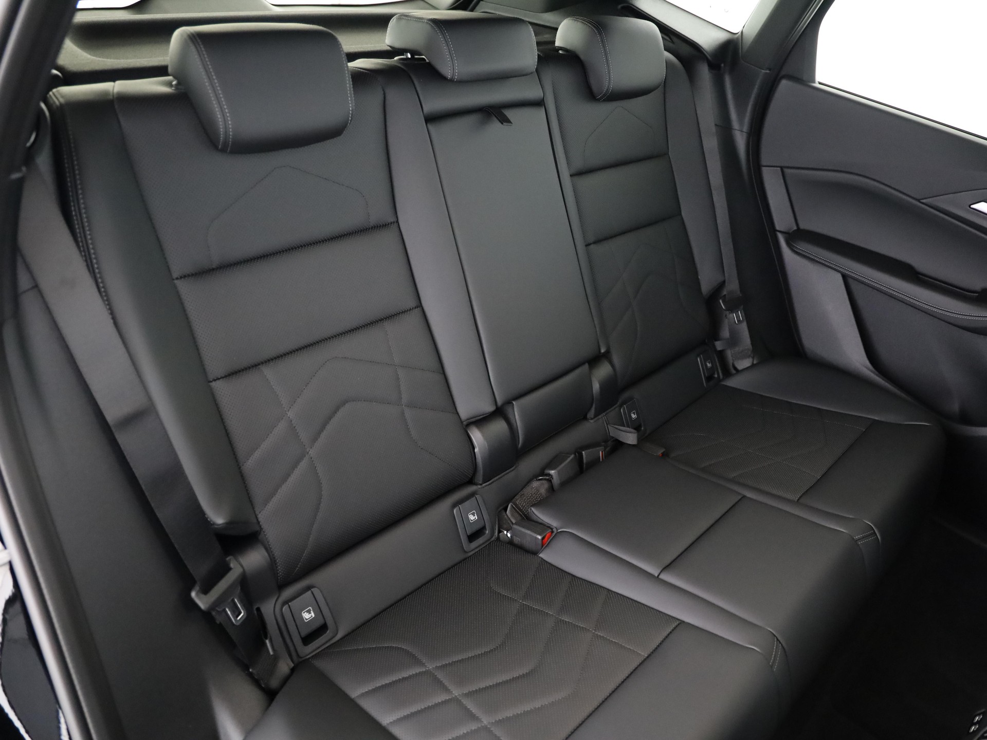 BMW 230e xDrive paddles Active Tourer-image-10