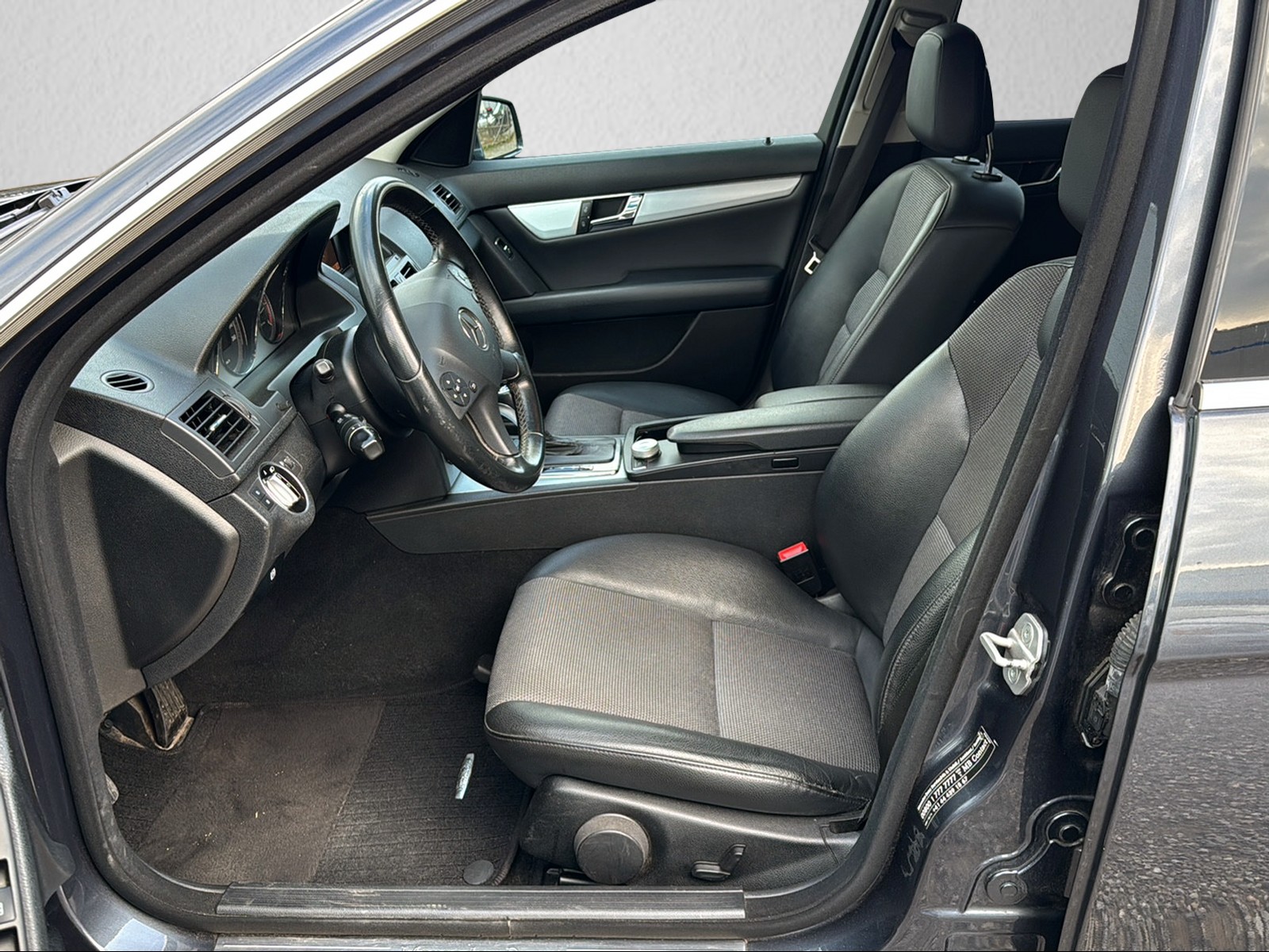 MERCEDES-BENZ C 180 CDI BlueEfficiency Avantgarde Automatic-image-4